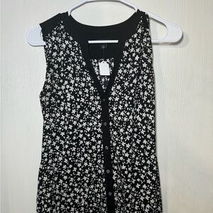 Ann Taylor Sleeveless black/grey pattern blouse